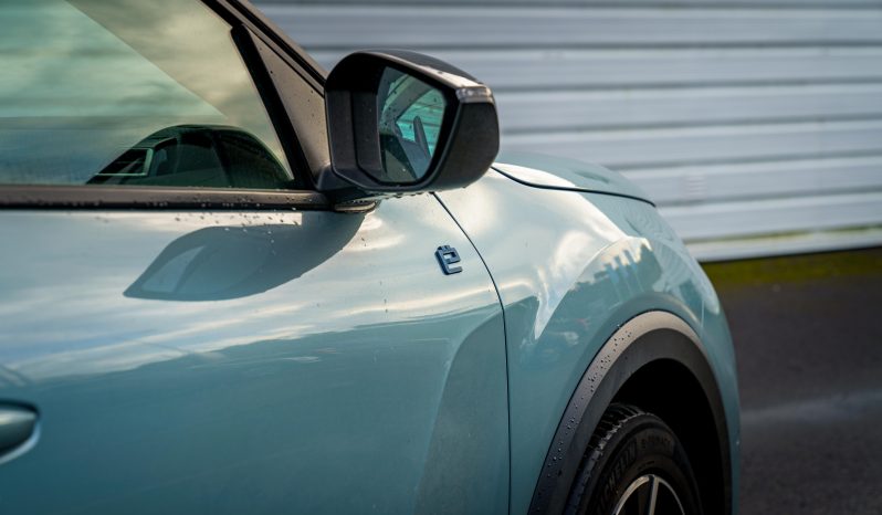 
								Citroën e-C4 full									