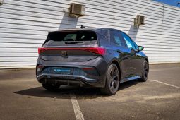 
										Cupra Born full									