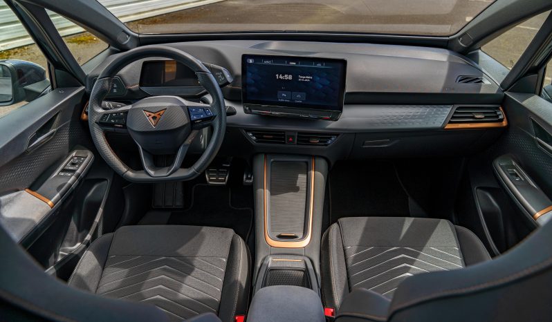 
								Cupra Born full									