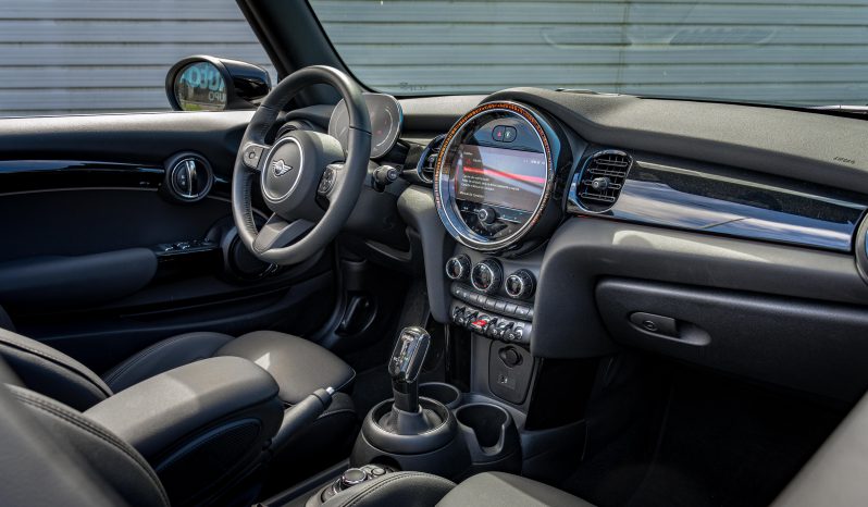 
								Mini Cooper Cabrio full									