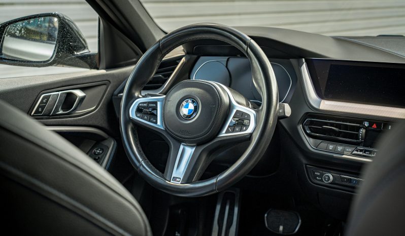 
								BMW Série 1 full									