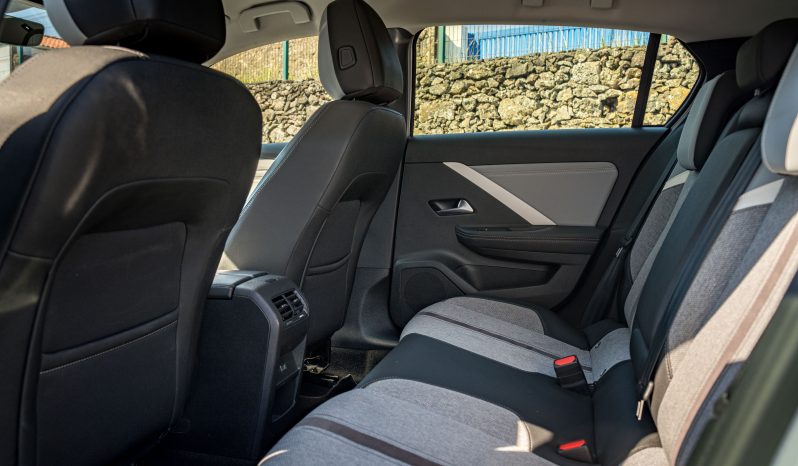 
								Opel Astra full									