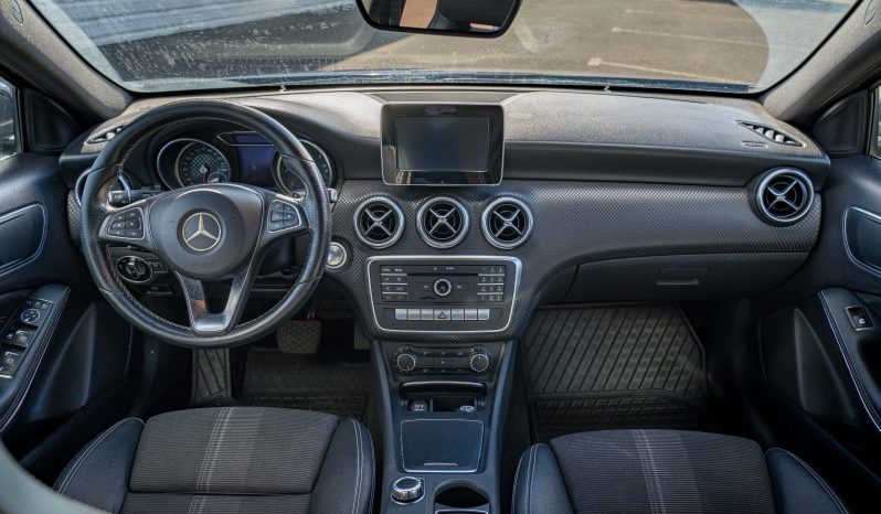 
								Mercedes A160d full									