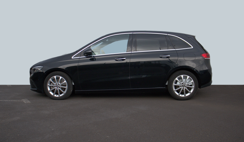 
								Mercedes B200d full									