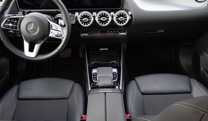 
								Mercedes B200d full									