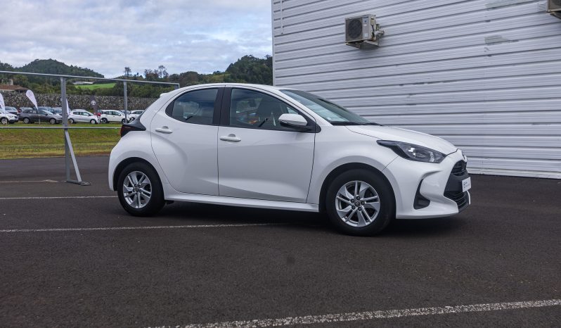 
								Toyota Yaris full									
