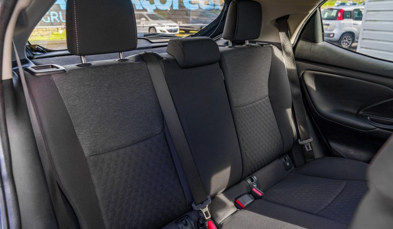 
								Toyota Yaris full									