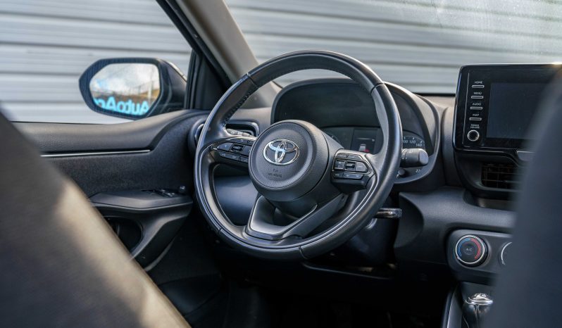 
								Toyota Yaris full									