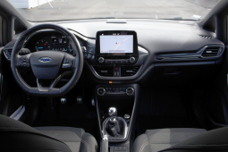 
										Ford Fiesta 1.5 TDCi ST Line full									