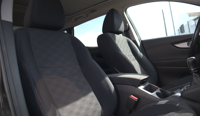 
								Nissan Qashqai Tekna full									