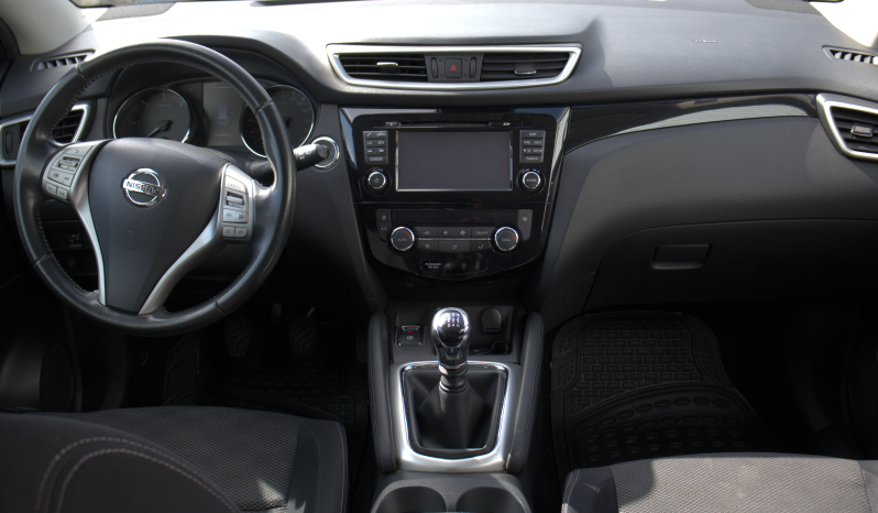
								Nissan Qashqai Tekna full									