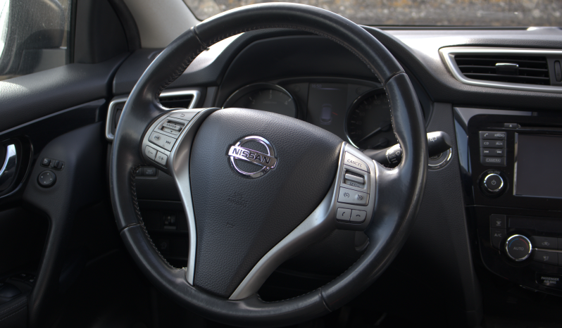 
								Nissan Qashqai Tekna full									