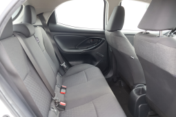 
										Toyota Yaris 1.0 Confort Plus full									