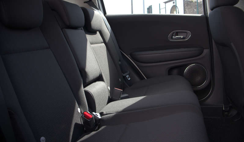 
								Honda HR-V full									