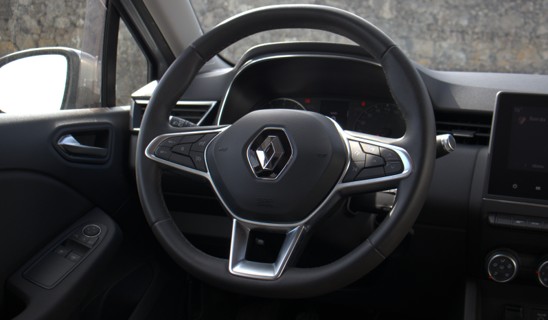 
								Renault Clio V full									