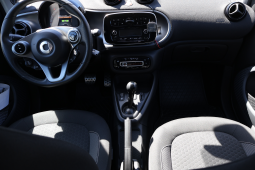 
										Smart Fortwo EQ full									