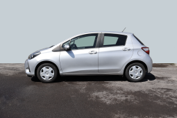 
										Toyota Yaris 1.0 Active full									