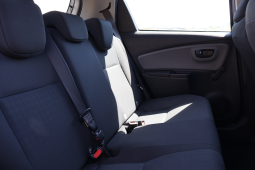 
										Toyota Yaris 1.0 Active full									