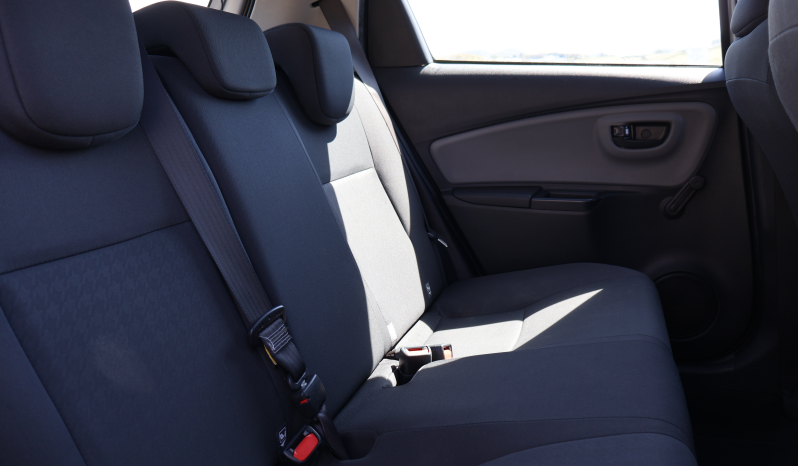 
								Toyota Yaris 1.0 Active full									