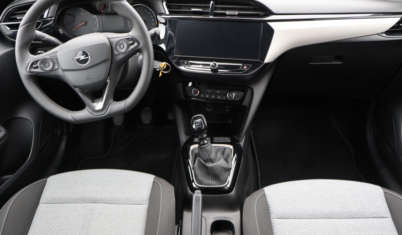 
								Opel Corsa 1.2T full									