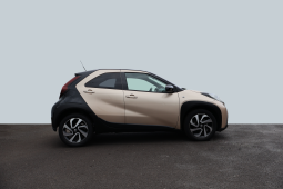 
										Toyota Aygo X full									