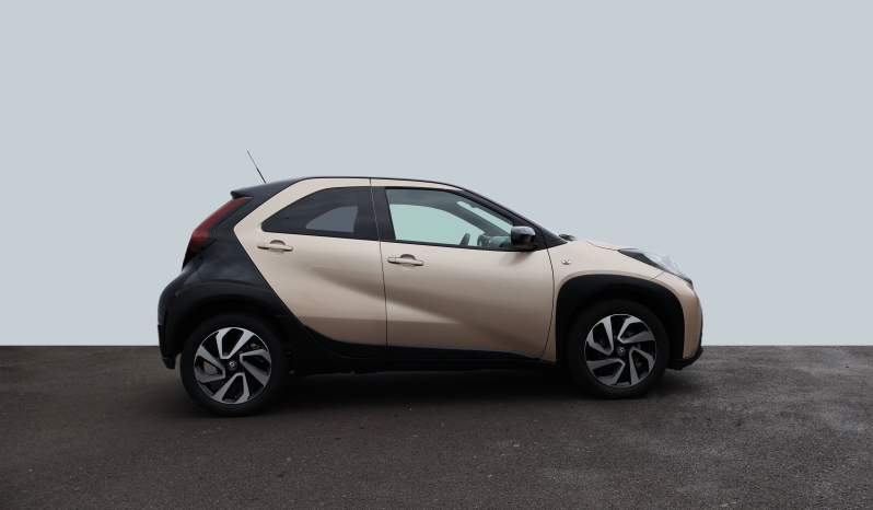 
								Toyota Aygo X full									