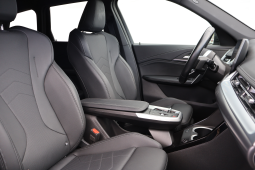 
										BMW iX1 X-Drive 30 full									