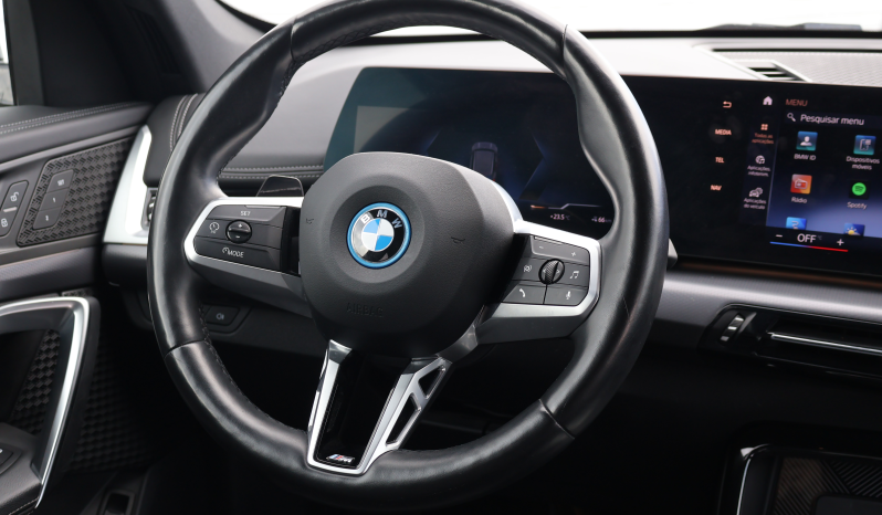 
								BMW iX1 X-Drive 30 full									