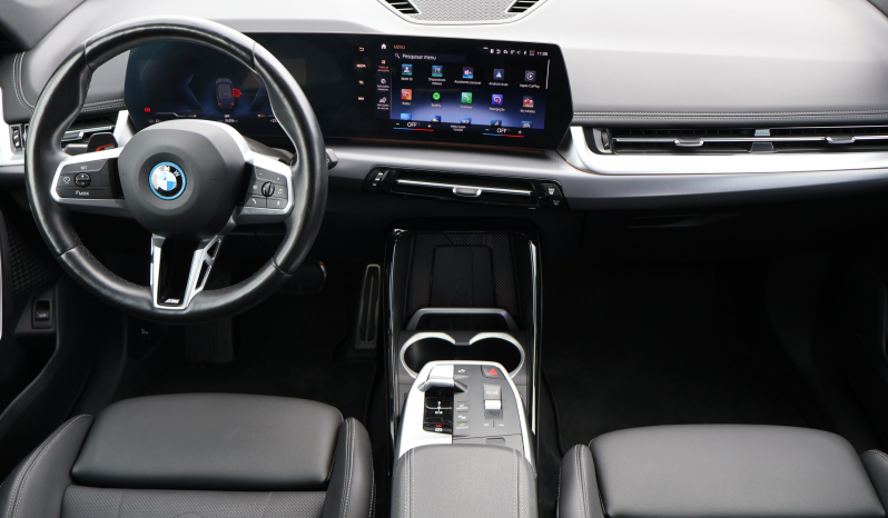 
								BMW iX1 X-Drive 30 full									