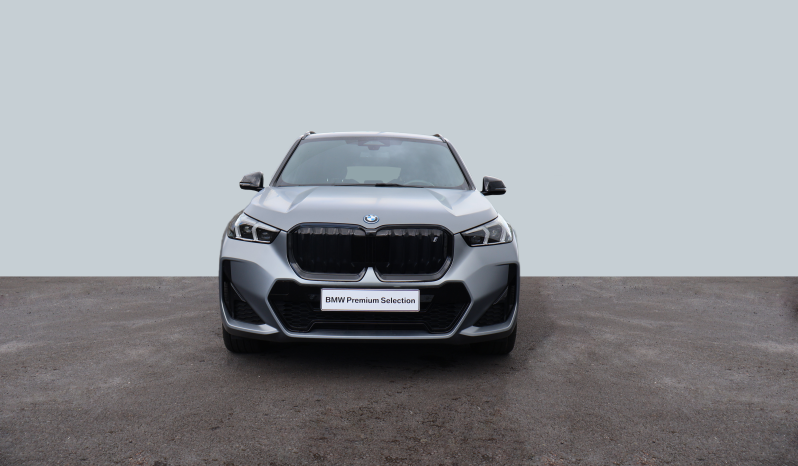 
								BMW iX1 X-Drive 30 full									