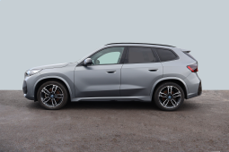 
										BMW iX1 X-Drive 30 full									