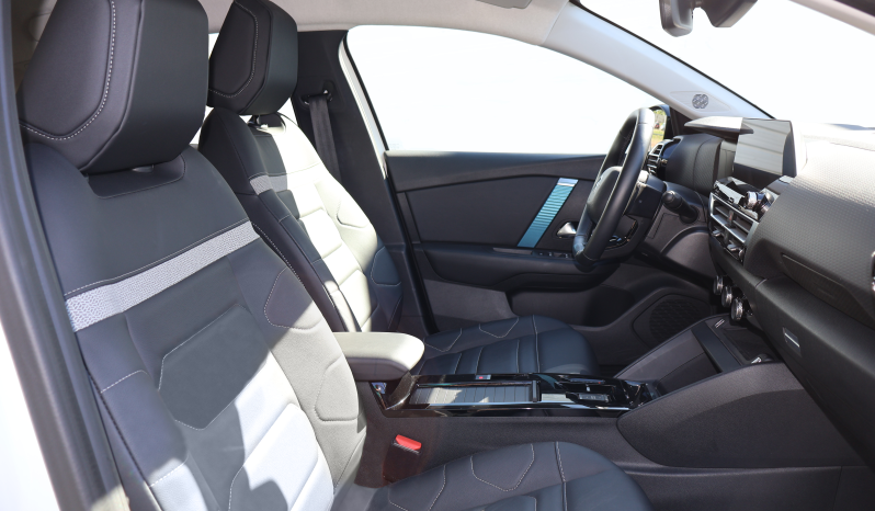 
								Citroën e-C4 full									