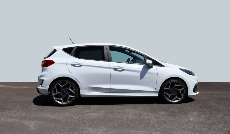 
								Ford Fiesta ST 1.5T full									