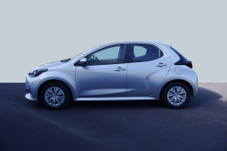 
										Toyota Yaris 1.0 full									