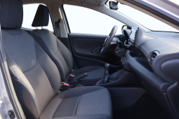 
										Toyota Yaris 1.0 full									