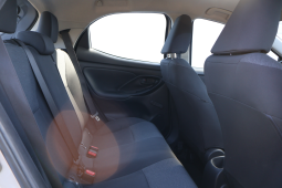 
										Toyota Yaris 1.0 full									