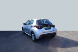 
										Toyota Yaris 1.0 full									