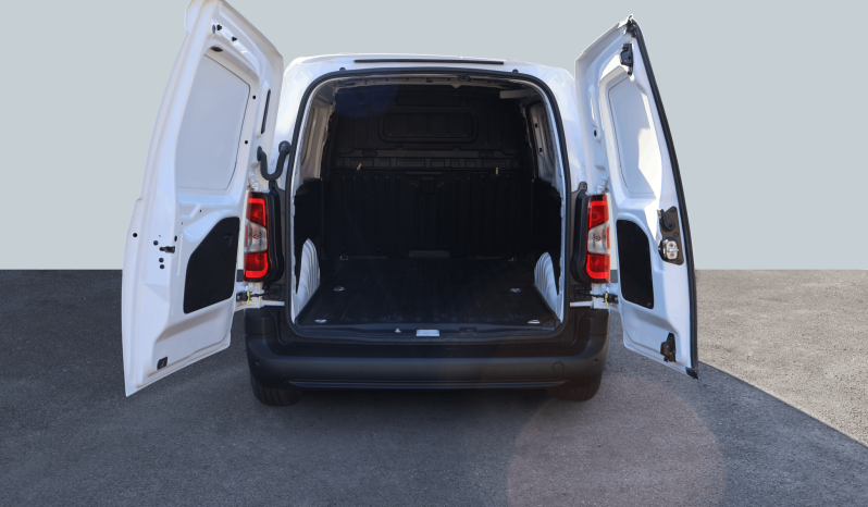 
								Toyota Proace City full									