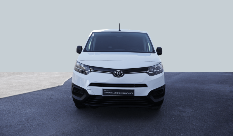 
								Toyota Proace City full									