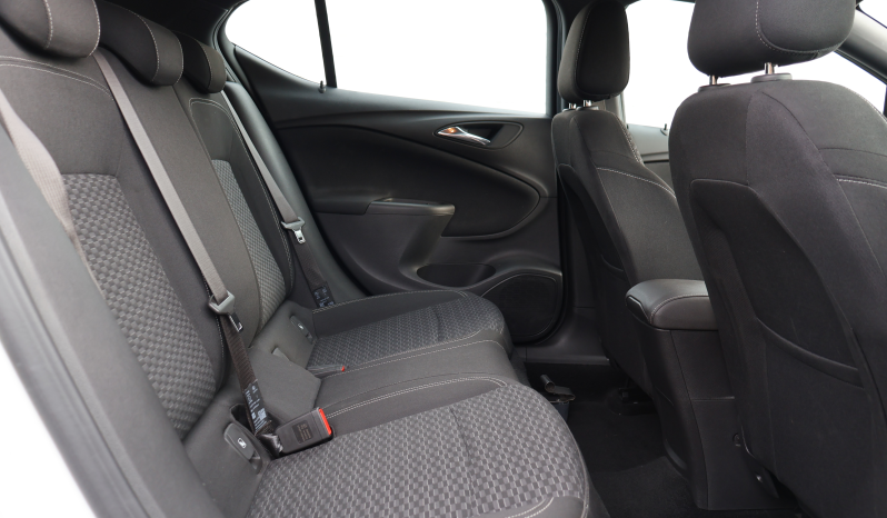 
								Opel Astra Dynamic full									