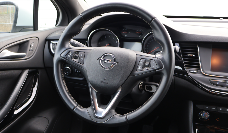 
								Opel Astra Dynamic full									