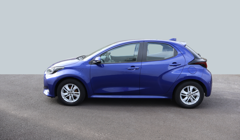 
								Toyota Yaris Confort Plus full									