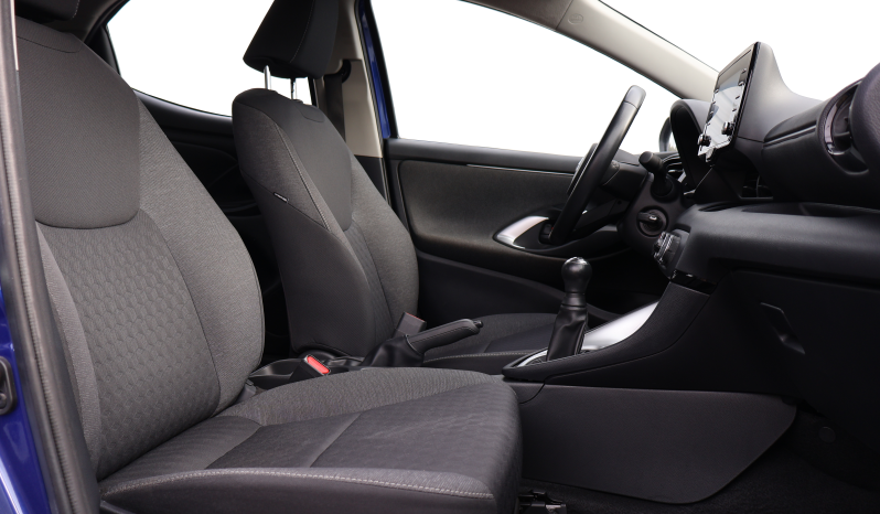 
								Toyota Yaris Confort Plus full									